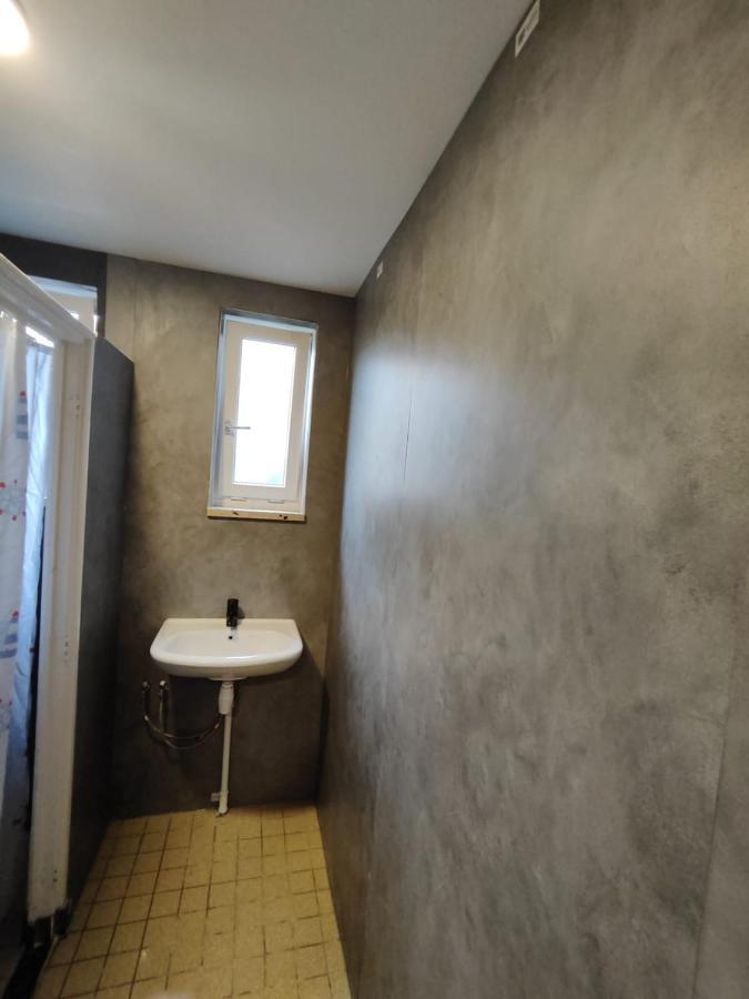 Single Room Private Bathroom